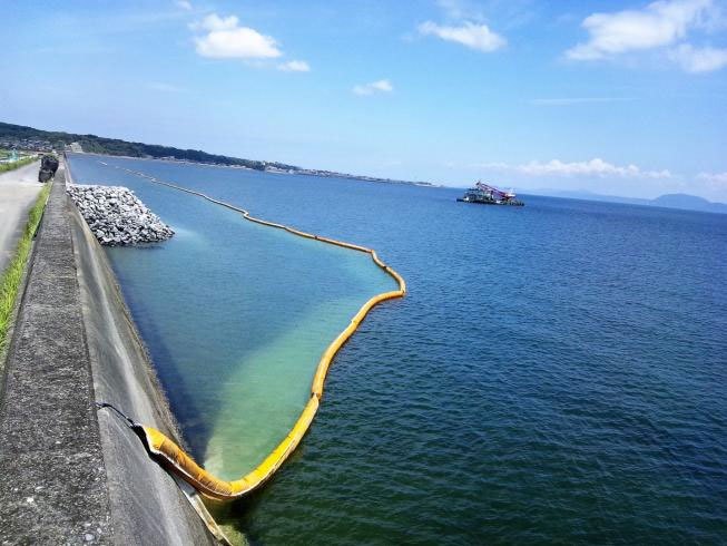 silt curtain floating barrier used for sediment control in water